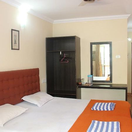 Palm Resort Calangute Exteriör bild